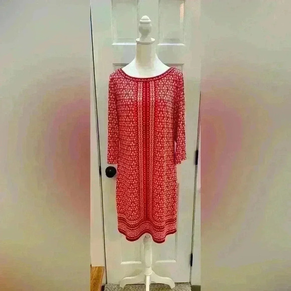 Max Studio Dresses & Skirts - Max Studio Red Cream Damask Floral Print 3/4 Sleeve Shift Dress Large